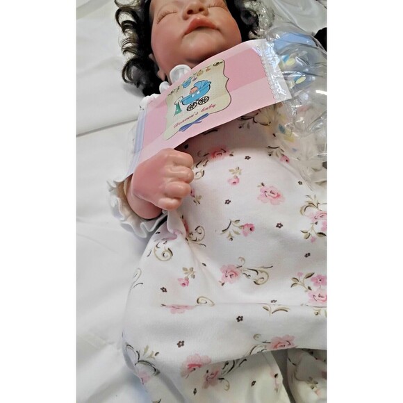 Mikaiqi Toy & Gifts 17" Baby Soft Skin Realistic Newborn Baby Dolls - Picture 3 of 9